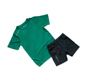 Code Blue sportshirt en korte broek voor kinderen bij het LoopCentrum. Tijdens de Black Friday Week voor maar €9,95 per artikel!