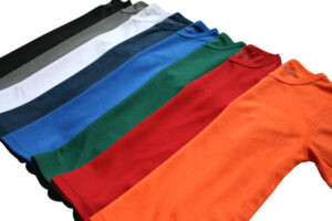 Code Blue sportshirts voor kinderen bij het LoopCentrum tijdens de Black Friday week voor maar €9,95 per stuk.